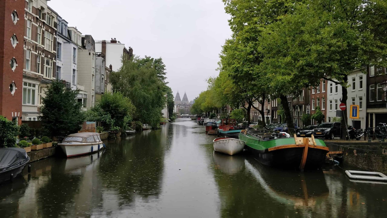 Amsterdam: A City of Vibrant Culture and Charming Canals