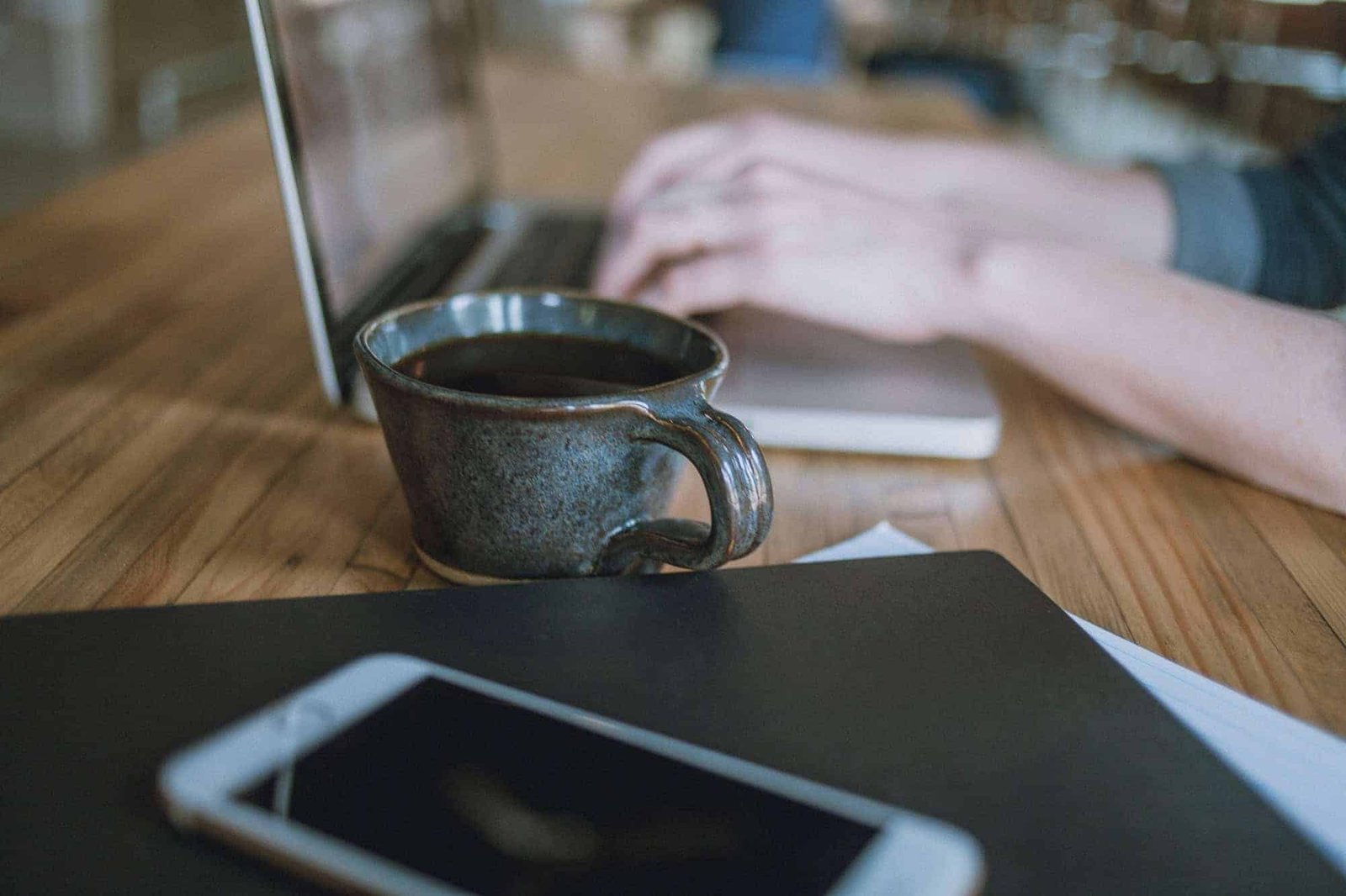 Working While Traveling Solo for 2025